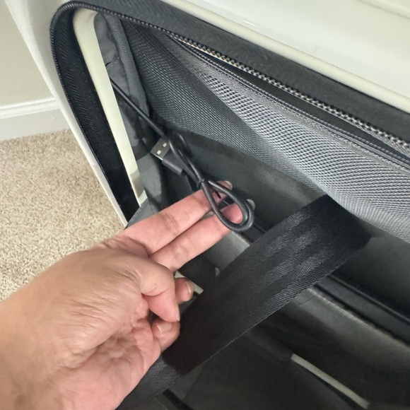 Porsche Design White Luggage - Picture 10 of 14